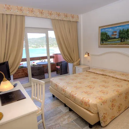 Del Golfo Hotel 4*